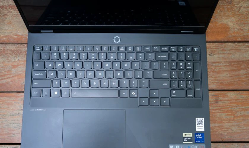 Bàn phím và touchpad