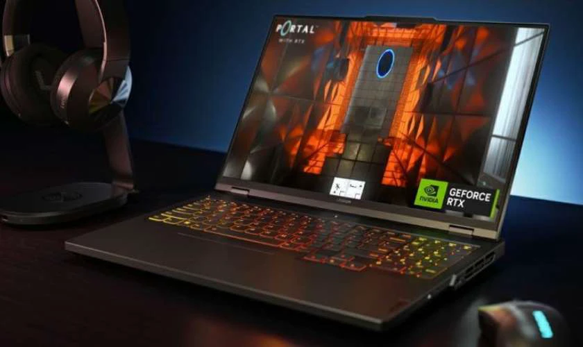 Đánh giá Lenovo Legion Pro 5 về màn hình, trọng lượng