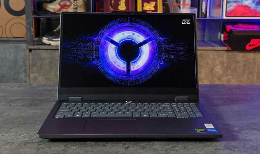 Đánh giá Lenovo LOQ 15IRX11 về chất lượng âm thanh và camera