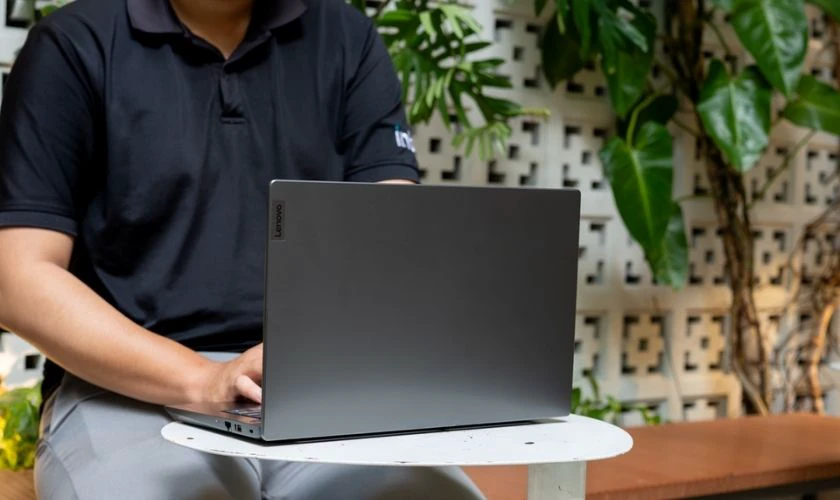 Đánh giá Lenovo V14 G4 - Thiết kế tối giản