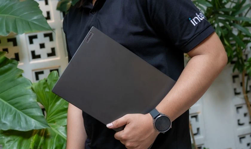 Đánh giá Lenovo V14 G4 - Nhỏ nhẹ, dễ mang theo