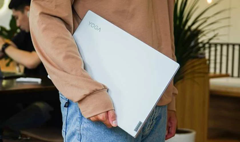 Lenovo Yoga Slim 7 phù hợp với đối tượng nào?