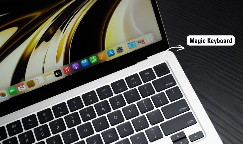 Đánh giá MacBook Air M4 về bàn phím, loa
