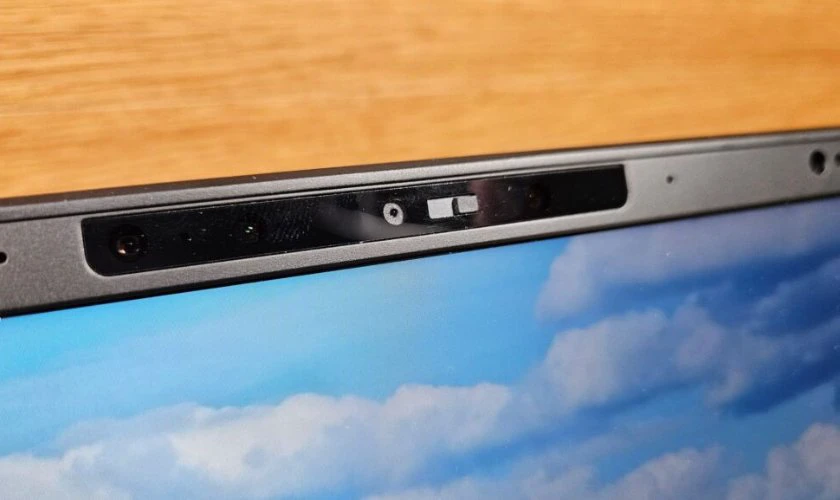 Đánh giá MSI Prestige 14 AI Studio về chất lượng âm thanh và camera