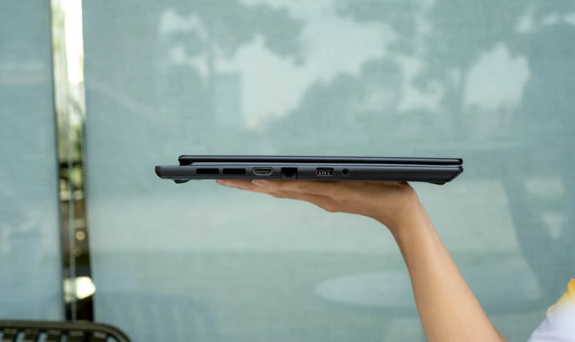 Khung máy mỏng nhẹ