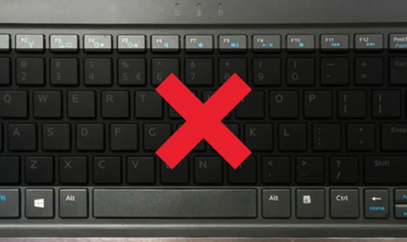 Dấu nhân trên bàn phím laptop DELL nằm ở đâu?