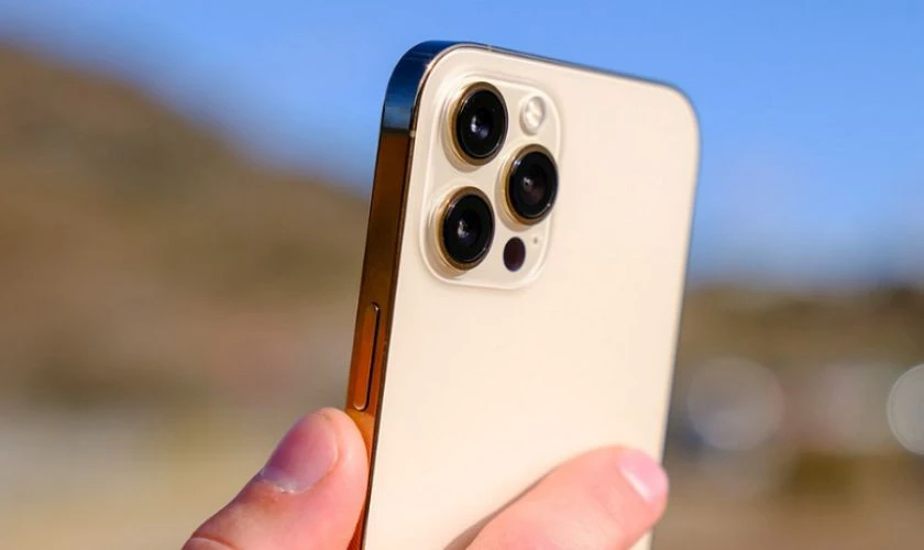 Mẹo hạn chế đèn flash iPhone 12 Pro Max không sáng