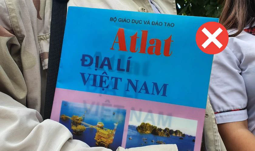 Alat bị rách có được mang vào phòng thi không?