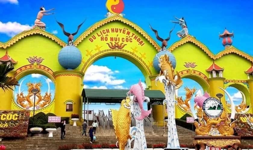 Khám phá Hồ Núi Cốc