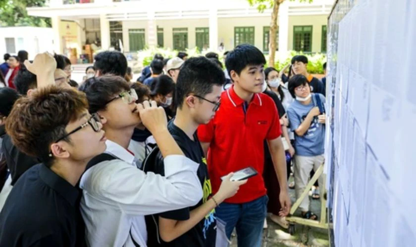 Tại sao phải biết điểm thi mình đứng thứ mấy toàn quốc THPT 2025?