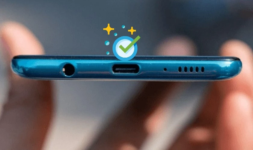 Vệ sinh khe sạc của điện thoại Samsung báo sạc nhưng không vào pin