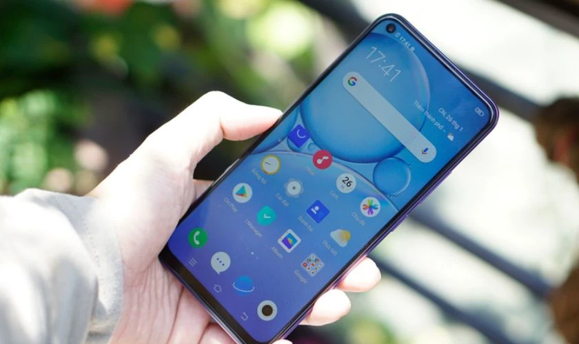 Nên chọn điện thoại có màn hình từ 6.2 inch trở lên