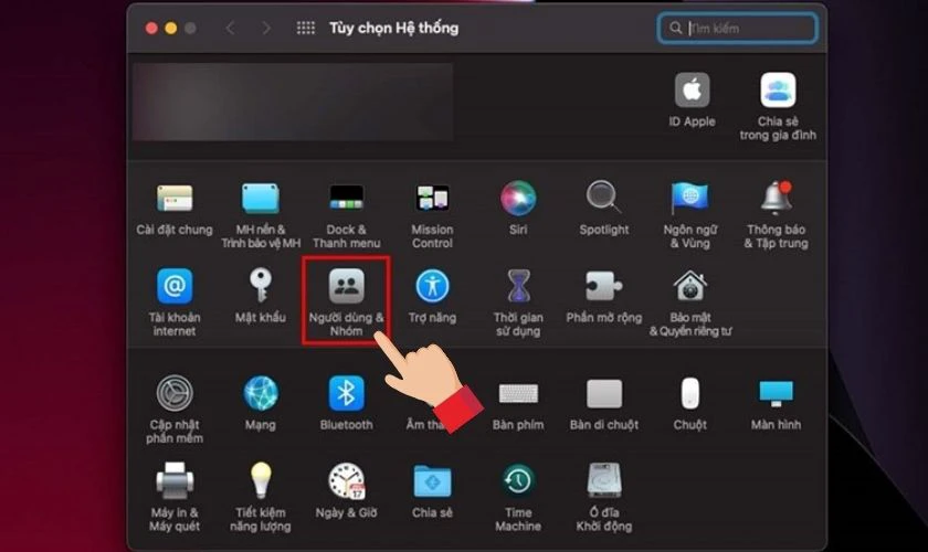 Tìm và click chọn Người dùng & nhóm