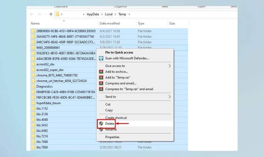Bạn chọn tất cả các tệp trong thư mục nhấn phím Delete hoặc click chuột phải Delete Yes