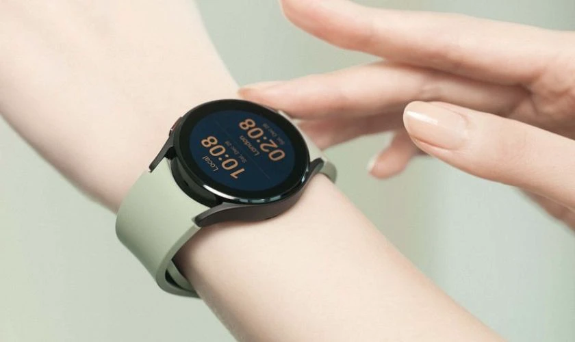 Samsung Galaxy Watch4 40mm LTE được nhiều người săn sale Black Friday 2024