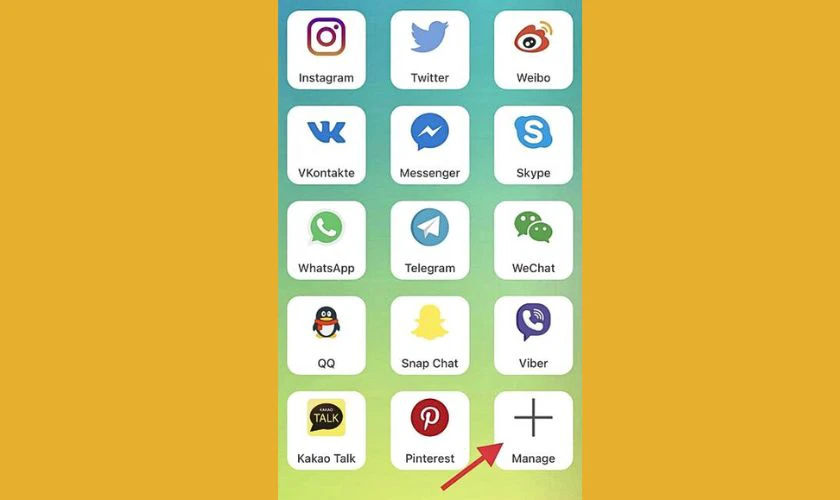 Mở ứng dụng, chọn dấu + Manage để thay đổi ứng dụng ở giao diện chính iPhone