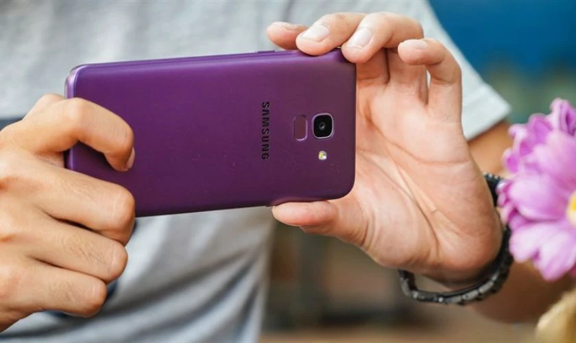 Dung lượng pin Samsung J6 có đáng mua không