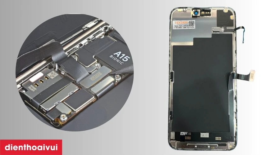 Ép cổ cáp màn hình iPhone 15 là gì?