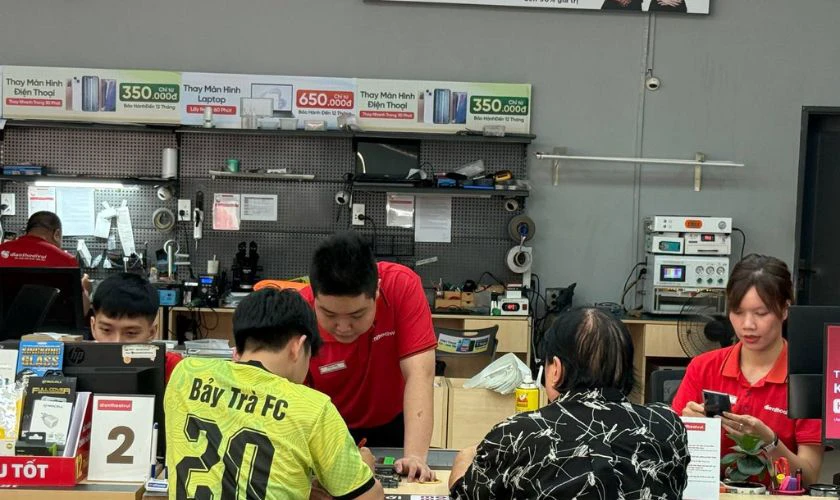 Giá ép kính Android tốt nhất thị trường, công khai minh bạch tại Điện Thoại Vui