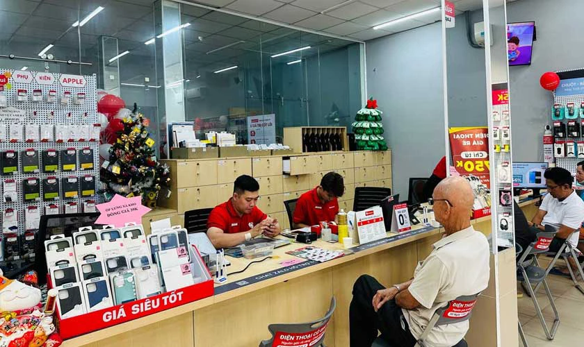 Nhân sự tận tâm là ưu điểm của Điện Thoại Vui Bình Dương