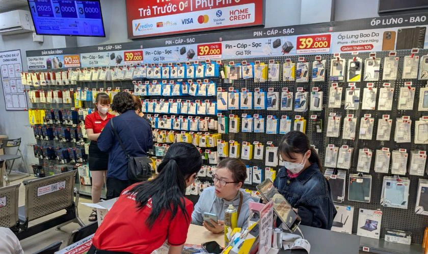 Ép kính iPhone giá tốt, bảo hành tốt nhất thị trường tại Điện Thoại Vui: Lý do nên chọn ép kính iPhone tại Điện Thoại Vui
