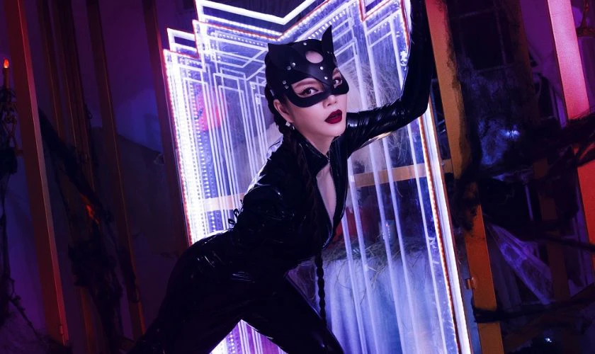 Tạo hình Miêu nữ Catwoman trong Halloween