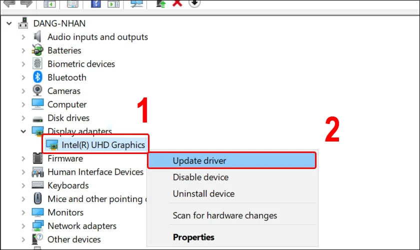 Click chuột phải vào driver màn hình và chọn Update driver