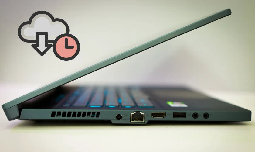 Khi nào cần gập màn hình laptop mà không tắt máy?