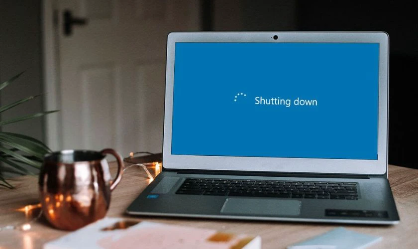 Lưu ý khi chỉnh gập màn hình laptop mà không tắt máy
