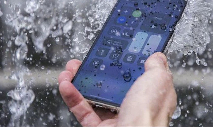 Thay pin iPhone X có giảm khả năng chống nước không
