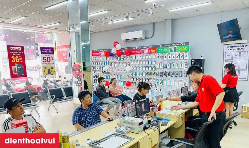 Thay pin cho iPhone 5 tại Điện Thoại Vui lấy liền với giá tốt