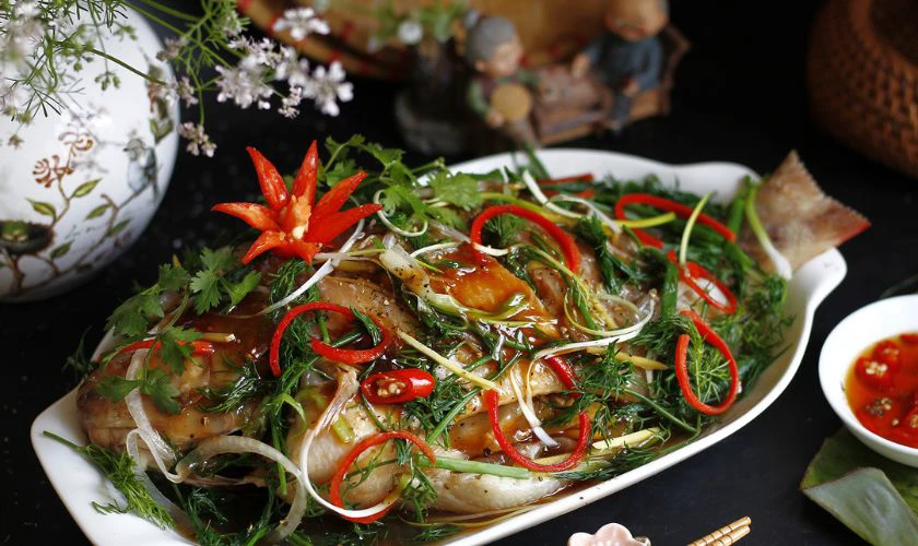 Giỗ Tổ Hùng Vương ăn gì vừa ngon vừa khỏe - Cá hấp gừng hành