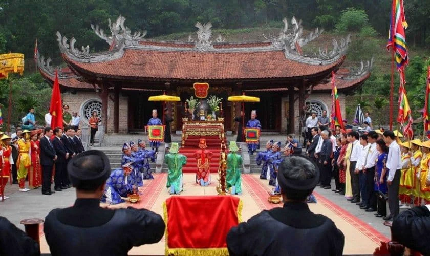 Đền thờ Lạc Long Quân, Đền thờ Mẫu Âu Cơ