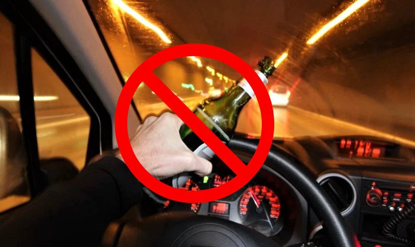 Tuyệt đối không lái xe khi đã uống rượu bia