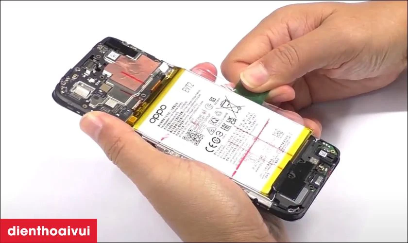 Có nên thay pin OPPO Reno 10 không?