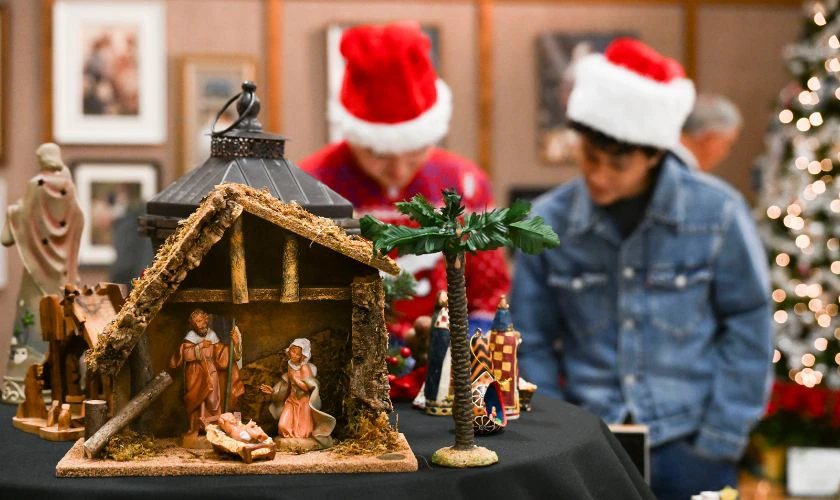 Mẫu trang trí hang đá Giáng Sinh nhỏ mà đẹp trong nhà