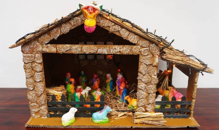 Cách làm hang đá Giáng Sinh bằng thùng carton