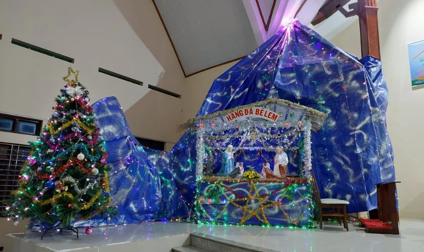 Mẫu hang đá Giáng Sinh tại nhà thờ đẹp