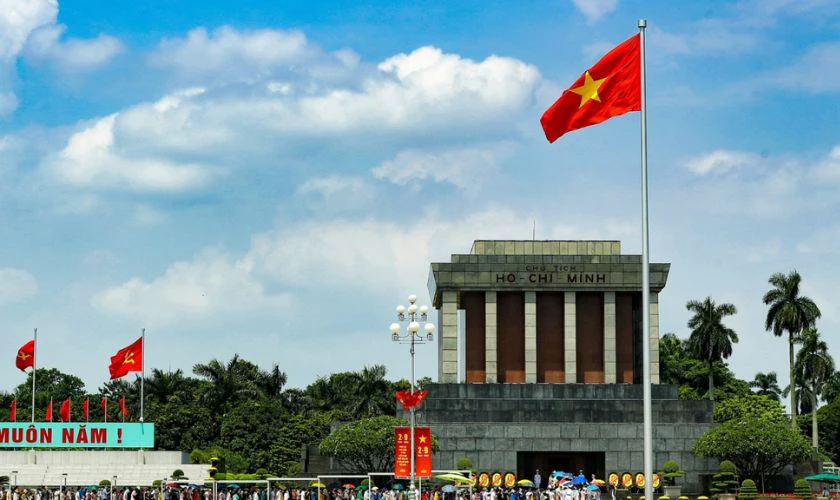 Ảnh cờ đỏ sao vàng 2/9 tung bay