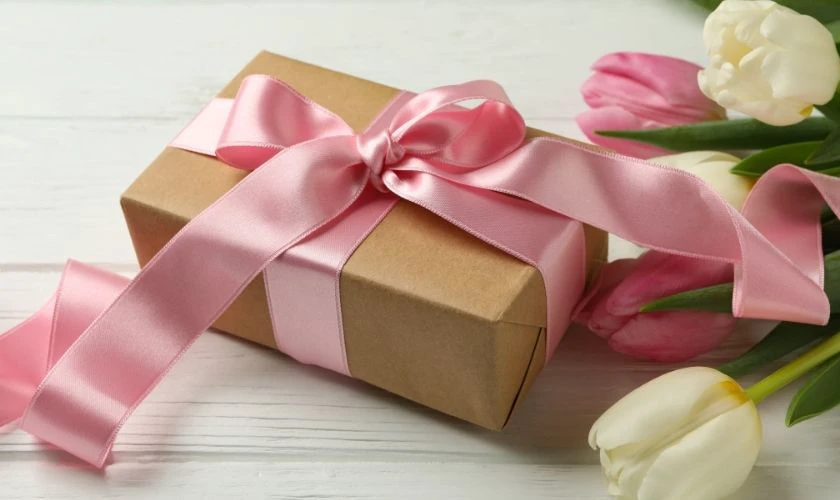 Ảnh quà ngày Phụ nữ Việt Nam đẹp, ý nghĩa