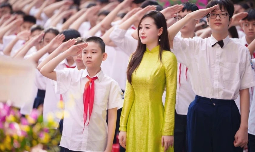 Hình ảnh Back to School 2025 về học sinh các cấp 4k