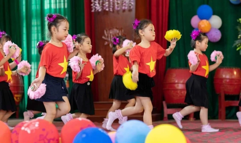 Hình ảnh tựu trường mầm non mới