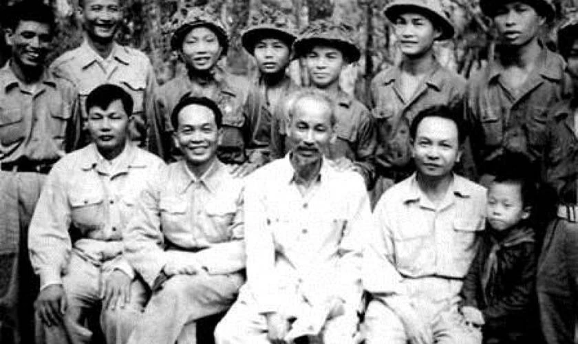 Lễ mừng chiến thắng tại Điện Biên tháng 5/1954