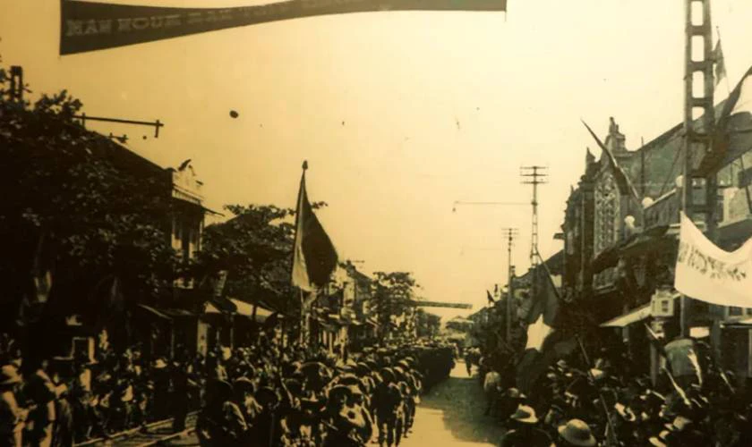 Hình ảnh chiến thắng Điện Biên Phủ trong tranh cổ động