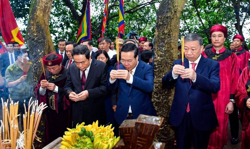 Giỗ tổ tại đền Hùng ở Phú Thọ