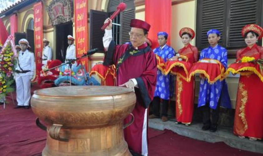 Hình ảnh Giỗ tổ Hùng Vương 2025 trống đồng đậm đà bản sắc đẹp nhất