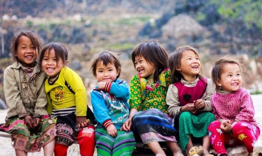 H&igrave;nh ảnh Quốc tế Thiếu nhi ngọt ng&agrave;o cười