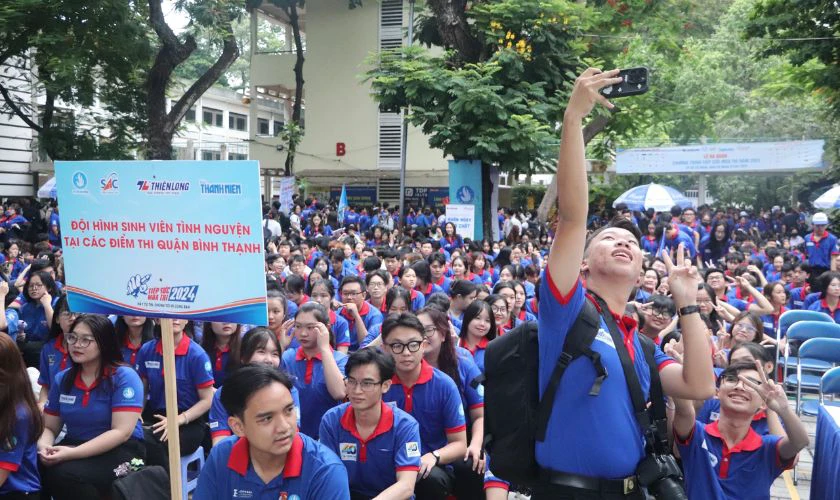 Ra quân tiếp sức mùa thi