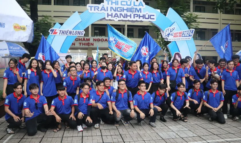 Hình ảnh tiếp sức mùa thi 2025 ấn tượng