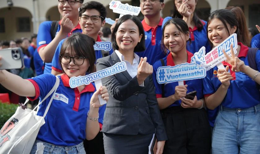Hình ảnh tiếp sức mùa thi 2025 đẹp, ấn tượng